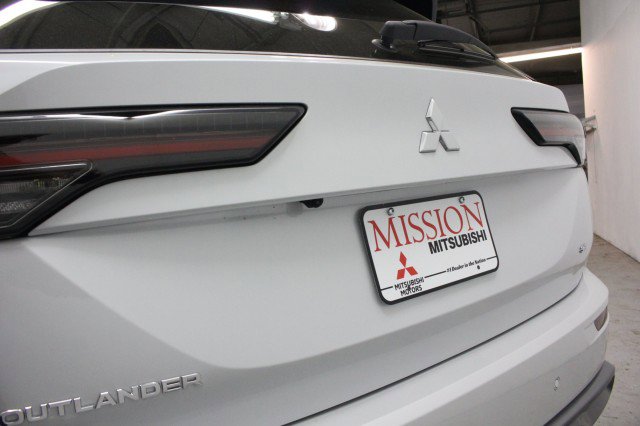 New 2026 Mitsubishi Outlander SE image 4