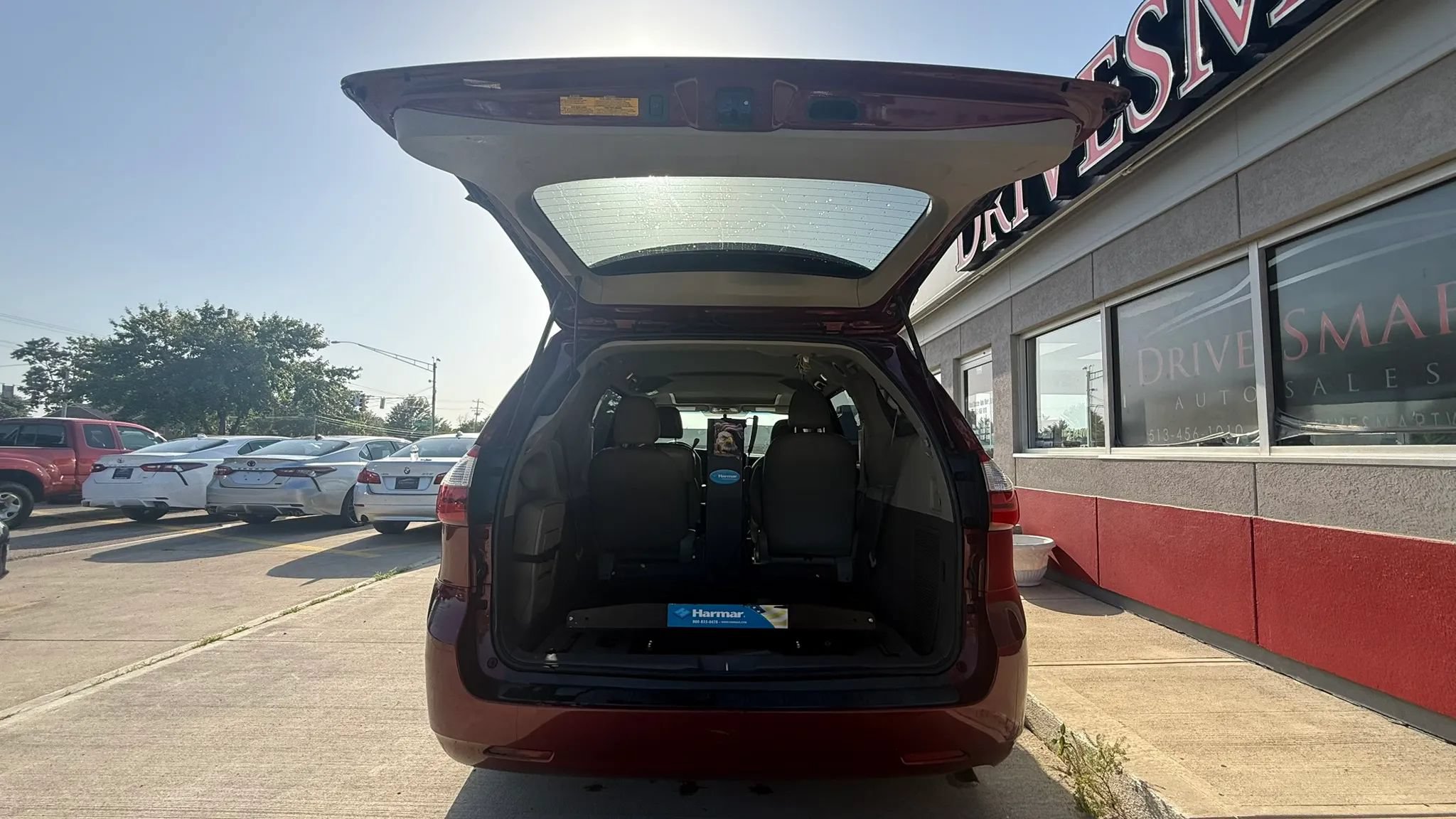 Used 2015 Toyota Sienna XLE FWD image 21