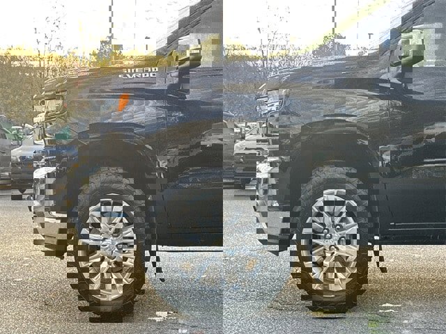 Used 2020 Chevrolet Silverado 1500 LT image 9