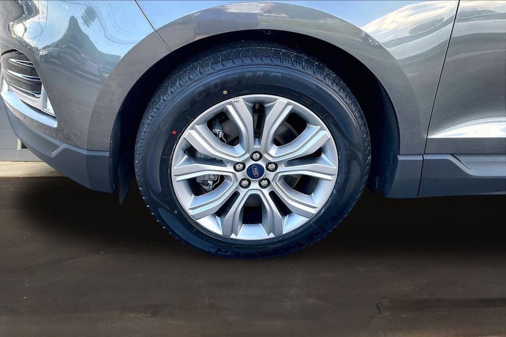 Used 2019 Ford Edge Titanium AWD/4WD image 33