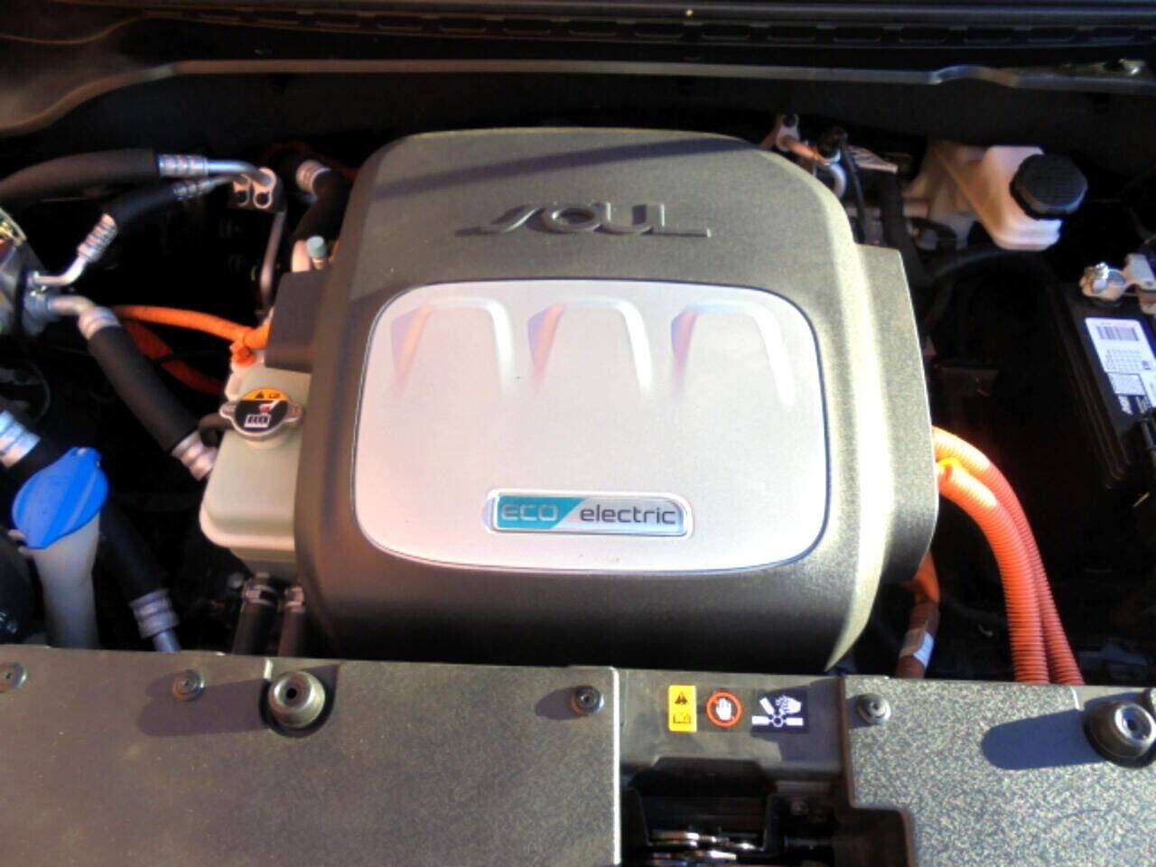 Used 2015 Kia Soul EV + FWD image 34