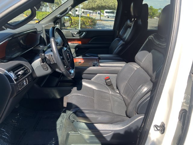 Used 2022 Lincoln Navigator L Reserve AWD/4WD image 9