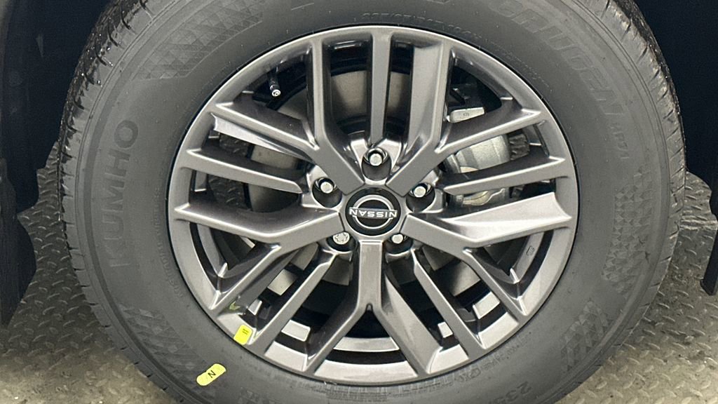 Used 2024 Nissan Rogue S image 18