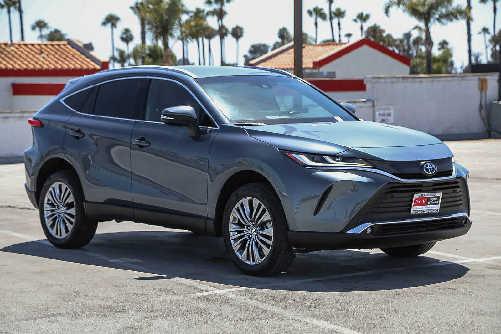 Used 2024 Toyota Venza XLE AWD/4WD image 4