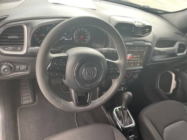 Used 2021 Jeep Renegade Latitude AWD/4WD image 27