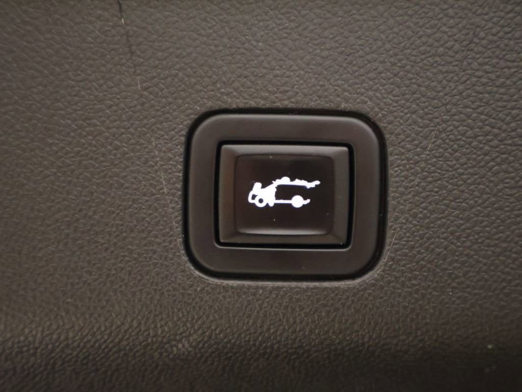 Used 2021 GMC Yukon Denali w/ LPO, Illumination Package AWD/4WD image 33