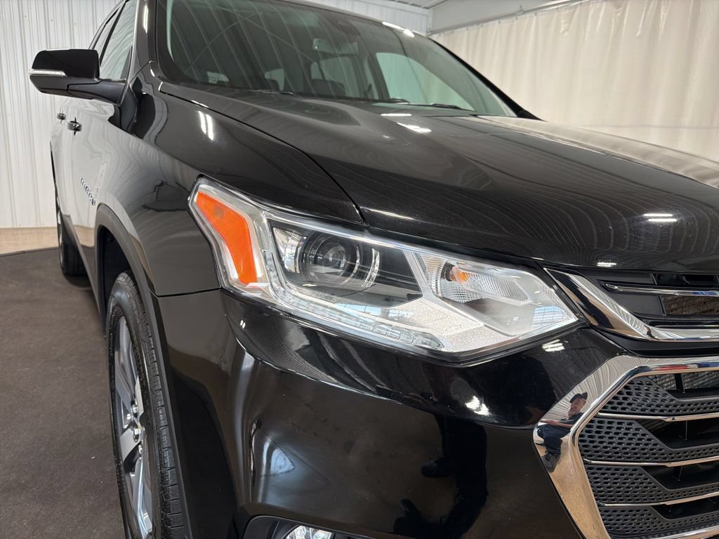 Certified 2021 Chevrolet Traverse LT w/ LT Premium Package AWD/4WD image 13
