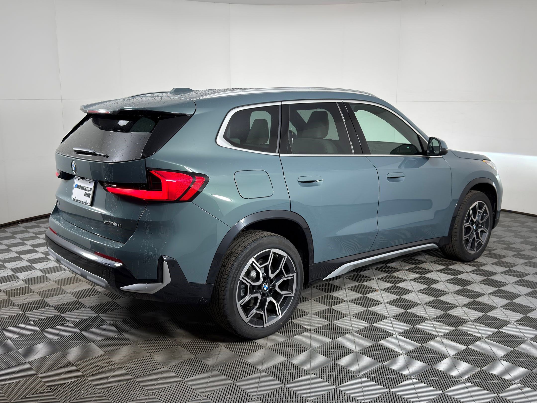 Used 2026 BMW X1 xDrive28i w/ Technology Package image 7