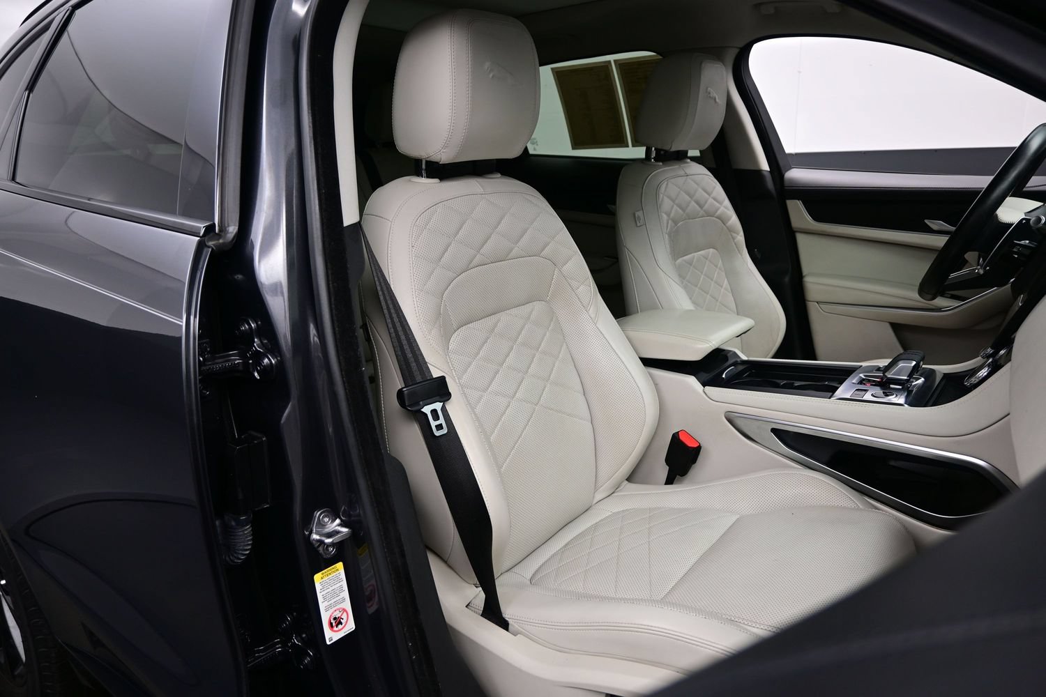 Used 2022 Jaguar F-PACE S AWD/4WD image 16