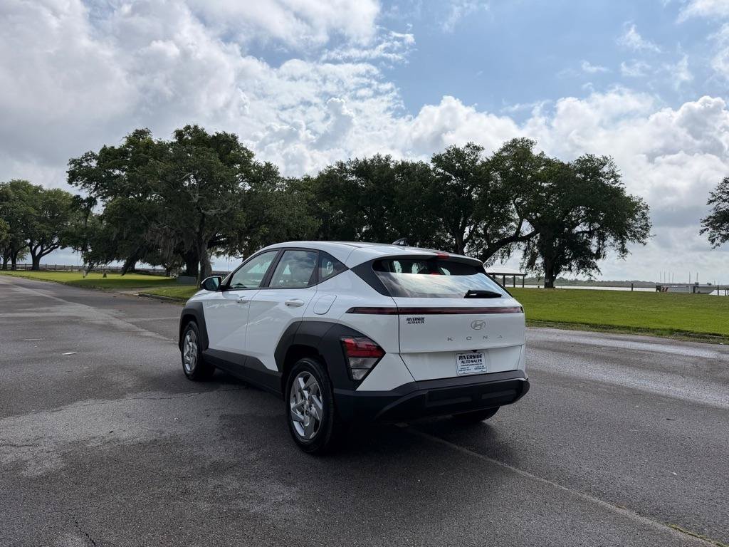 Used 2026 Hyundai Kona SE FWD image 3