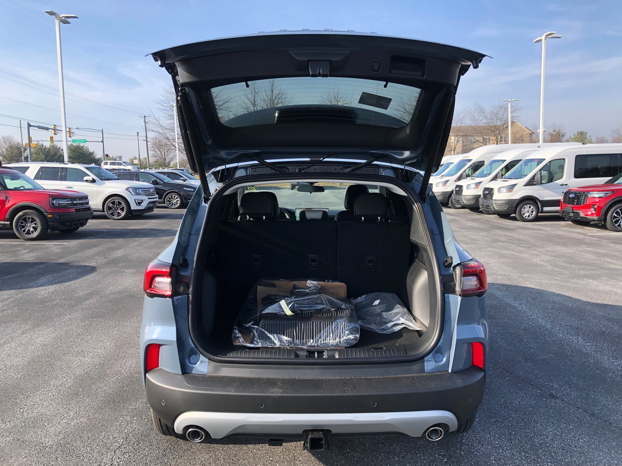 New 2025 Ford Escape SE w/ Class II Trailer Tow Package image 8