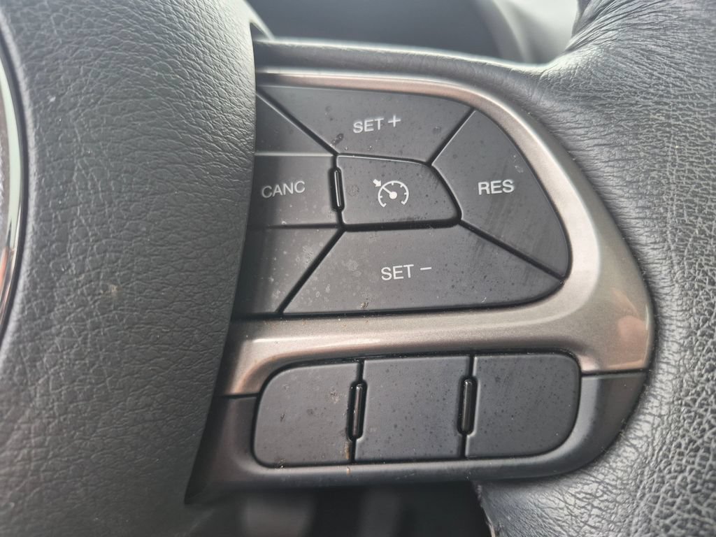 Used 2022 Jeep Renegade Limited w/ Sun, Sound & Wheels Group AWD/4WD image 25