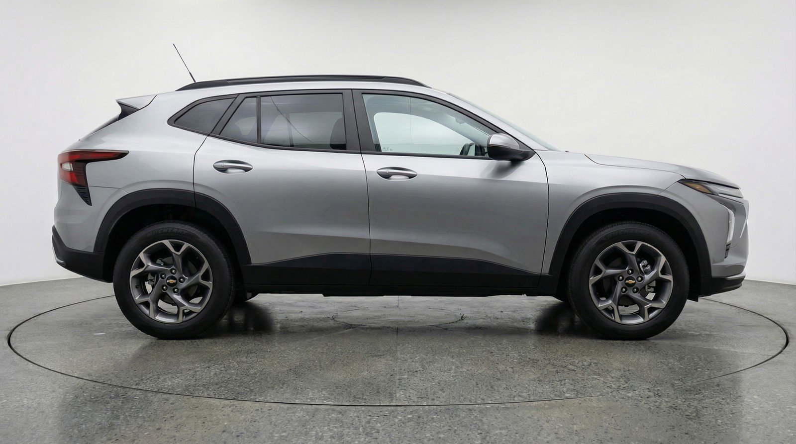 Used 2025 Chevrolet Trax LT image 11