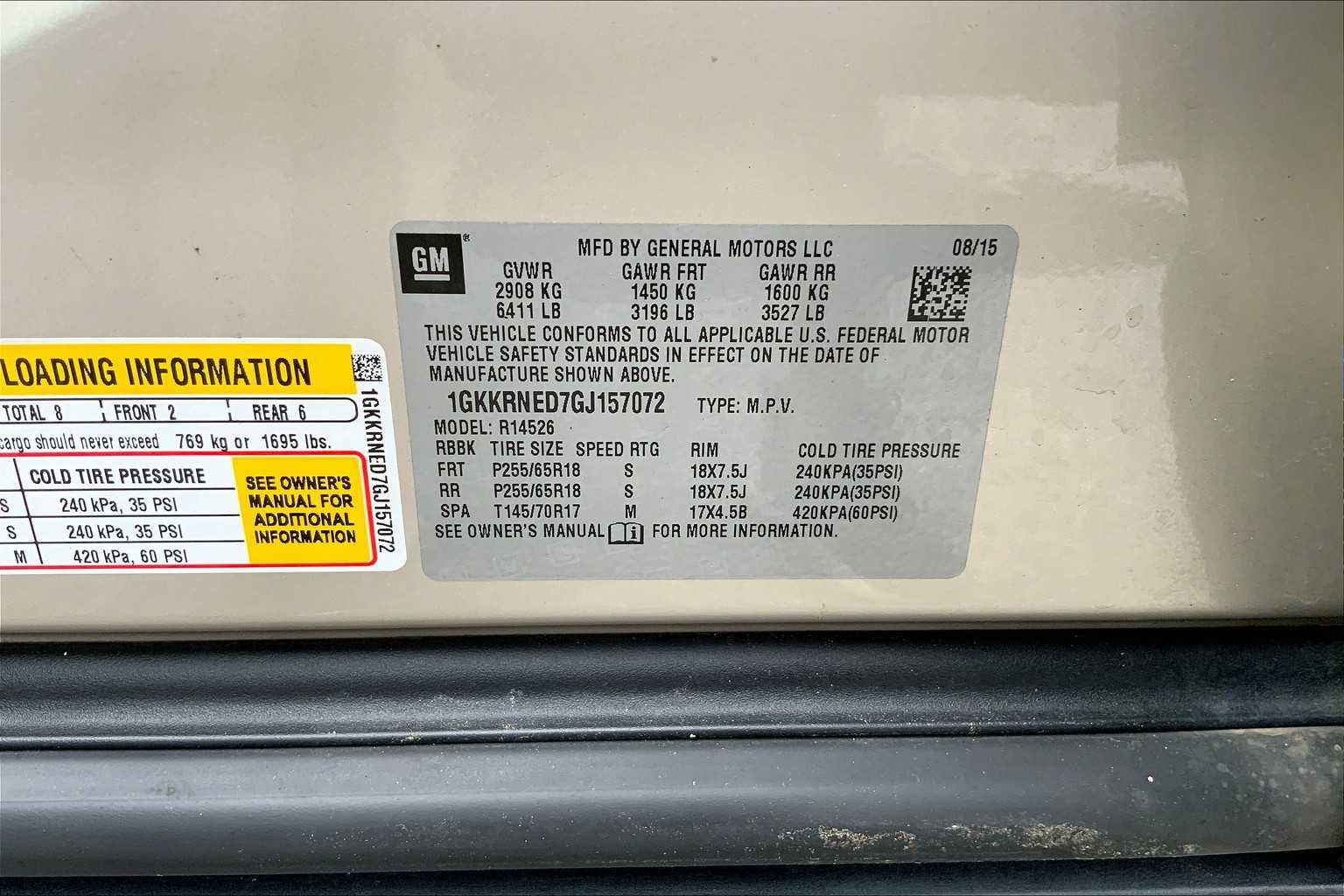 Used 2016 GMC Acadia SLE image 30