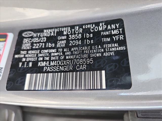 Used 2024 Hyundai Elantra SEL FWD image 19