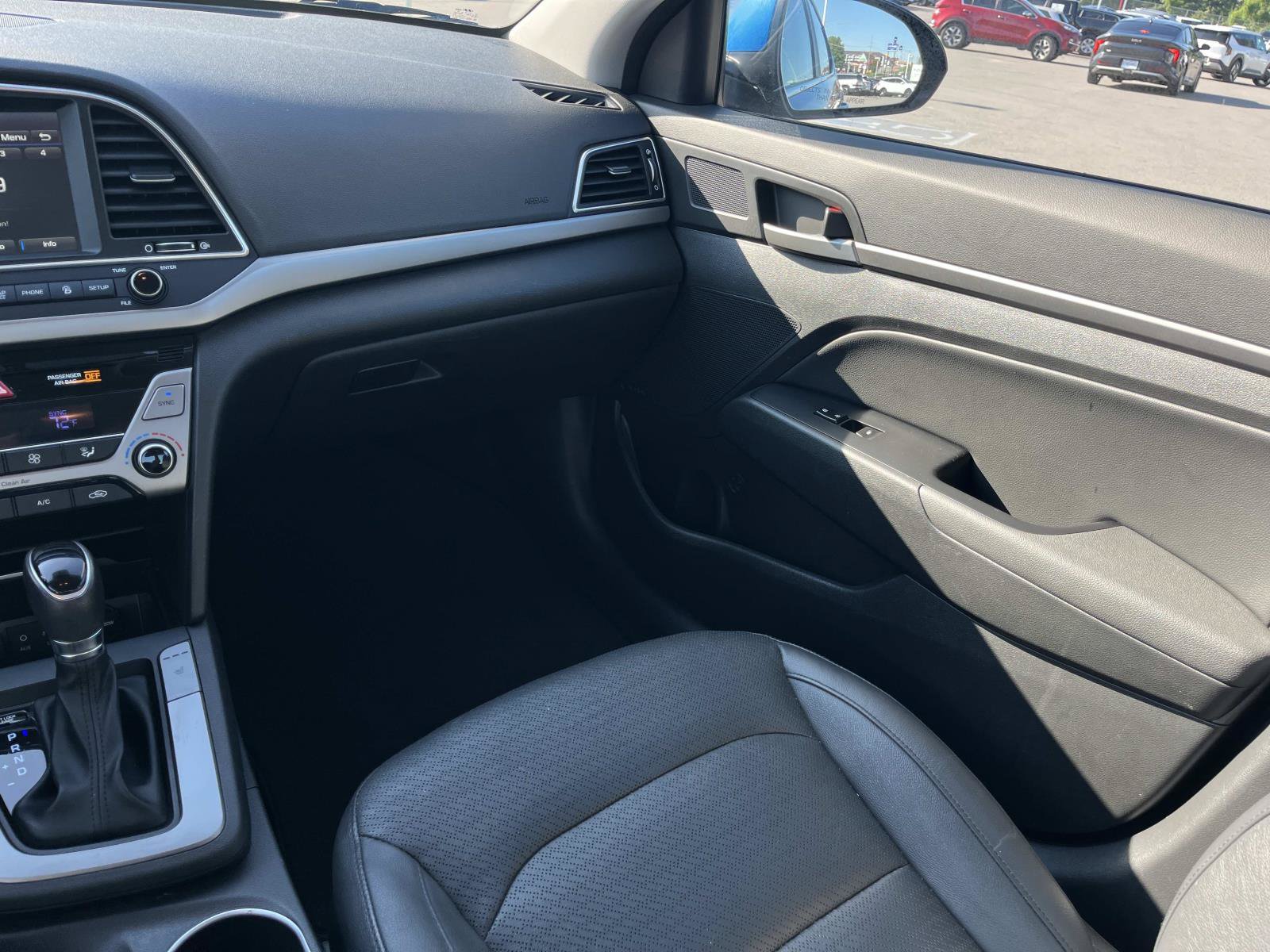 Used 2017 Hyundai Elantra Limited w/ Limited Tech Package 08 FWD image 14