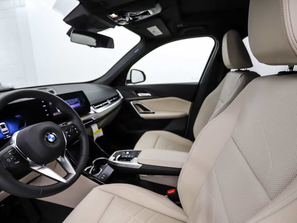 Used 2025 BMW X1 xDrive28i w/ Convenience Package image 11