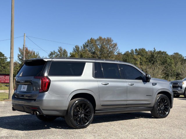 Used 2022 GMC Yukon XL Denali RWD image 8