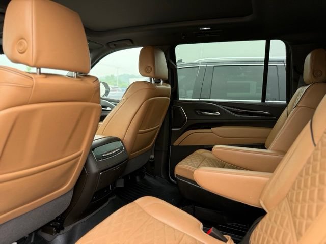 Used 2023 Cadillac Escalade ESV Sport w/ Touring Package AWD/4WD image 7