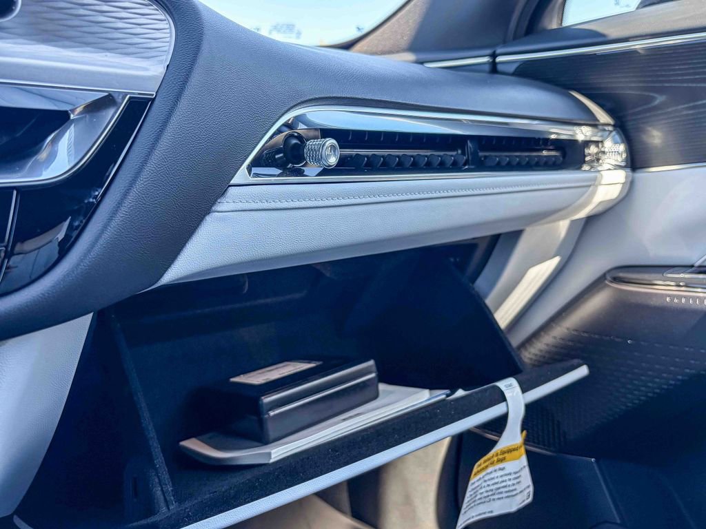 Certified 2024 Cadillac Lyriq Luxury AWD/4WD image 47