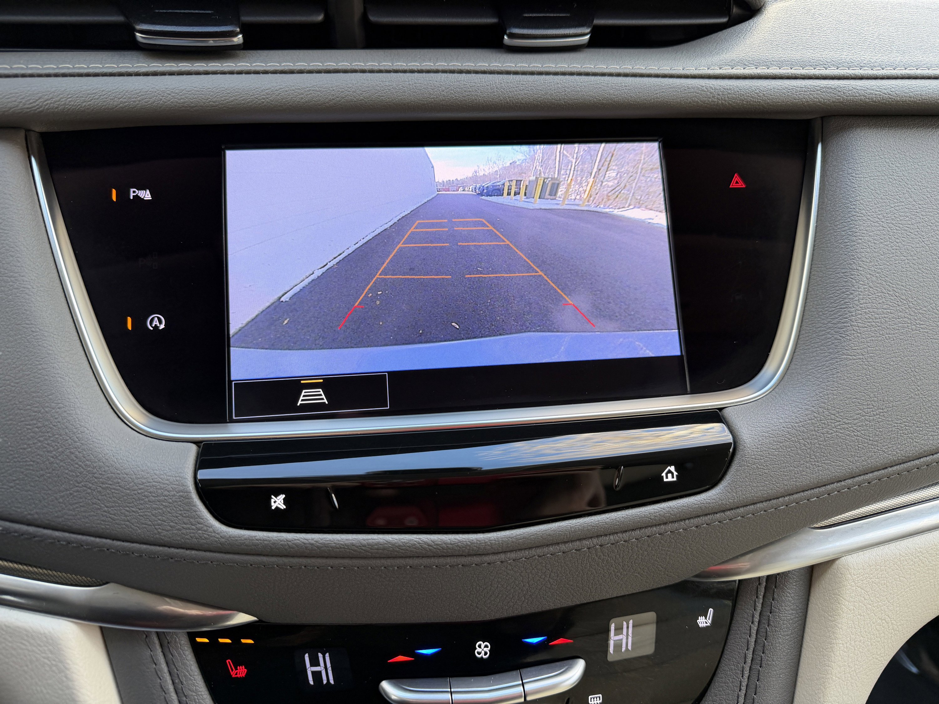 Used 2025 Cadillac XT5 Premium Luxury image 11