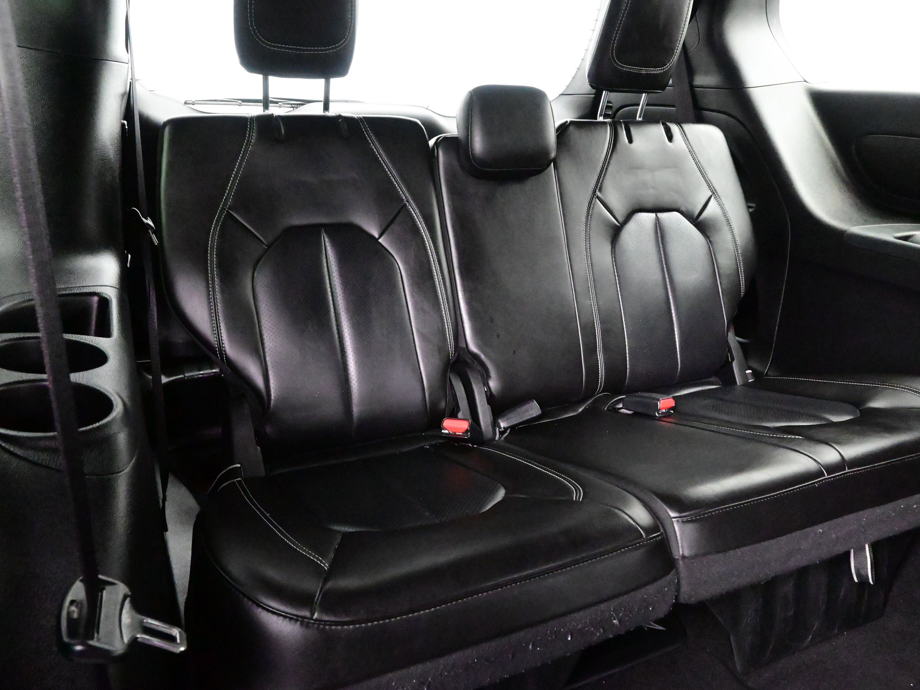 Used 2023 Chrysler Pacifica Touring-L w/ S Appearance Package image 17