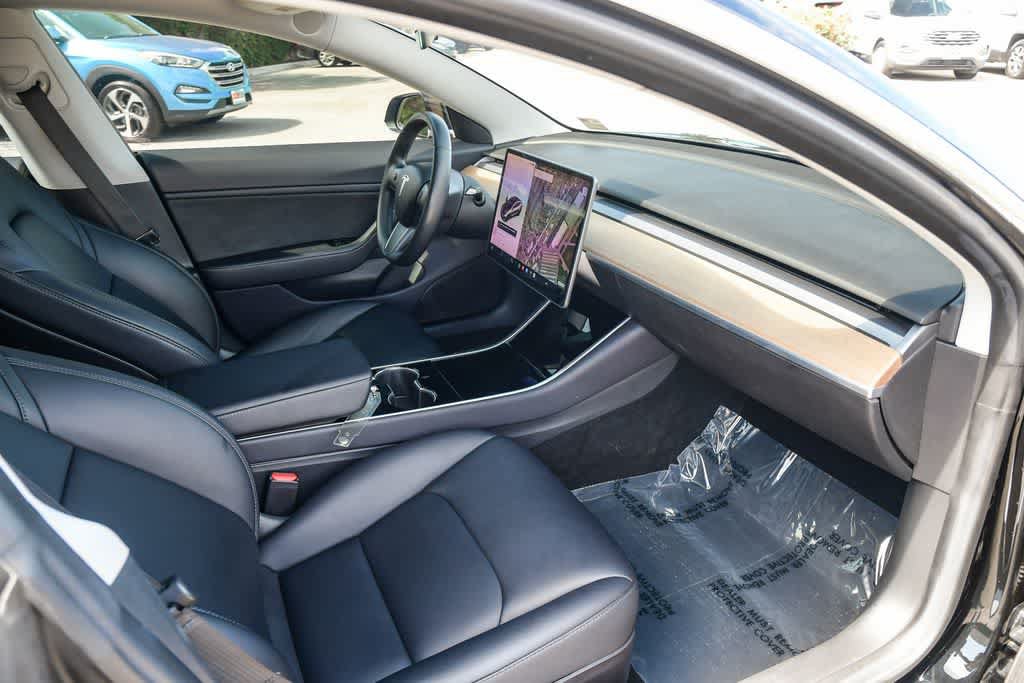 Used 2018 Tesla Model 3 Long Range RWD image 16