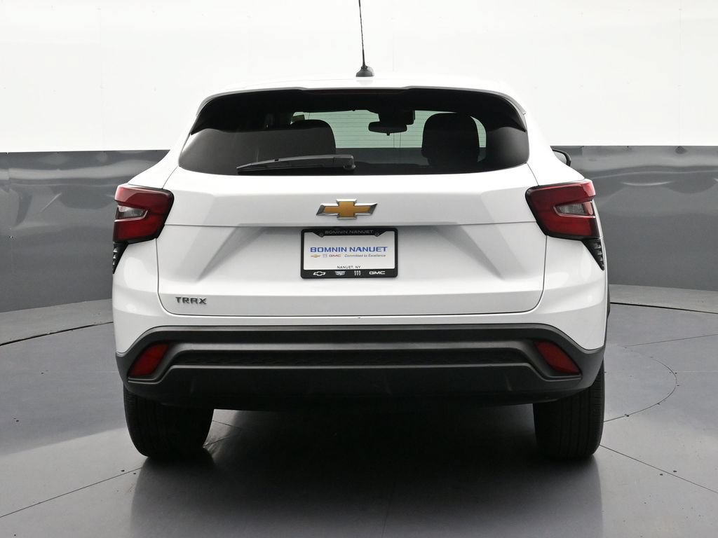 Used 2024 Chevrolet Trax LS FWD image 4