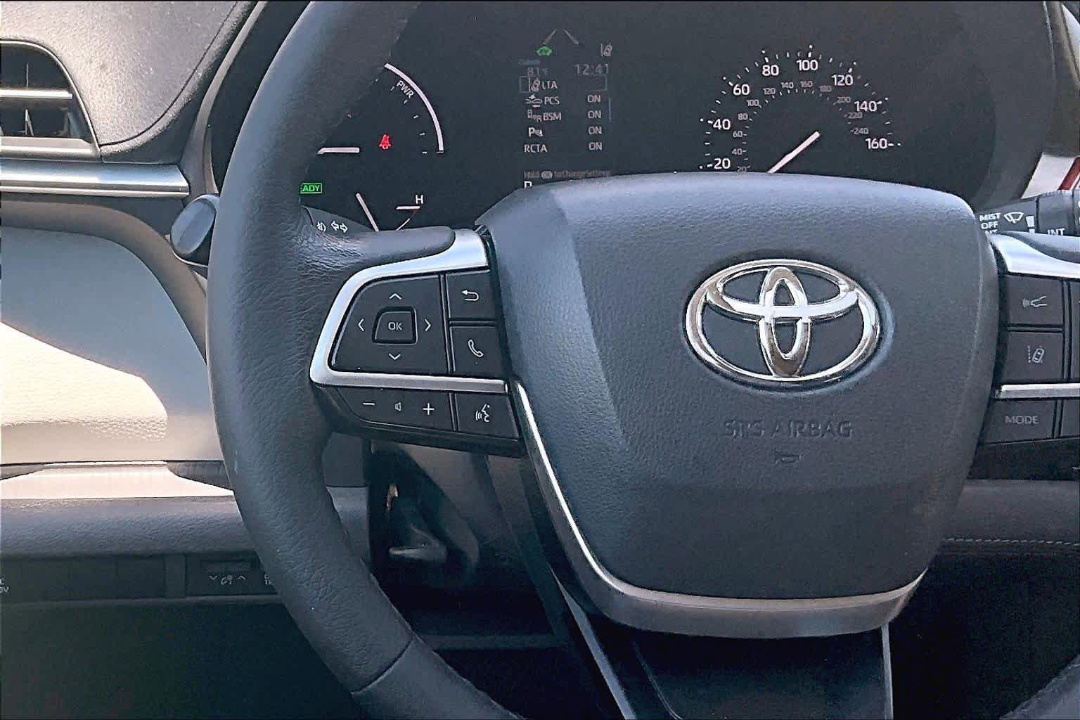 Used 2021 Toyota Sienna XLE w/ XLE Plus Package FWD image 24