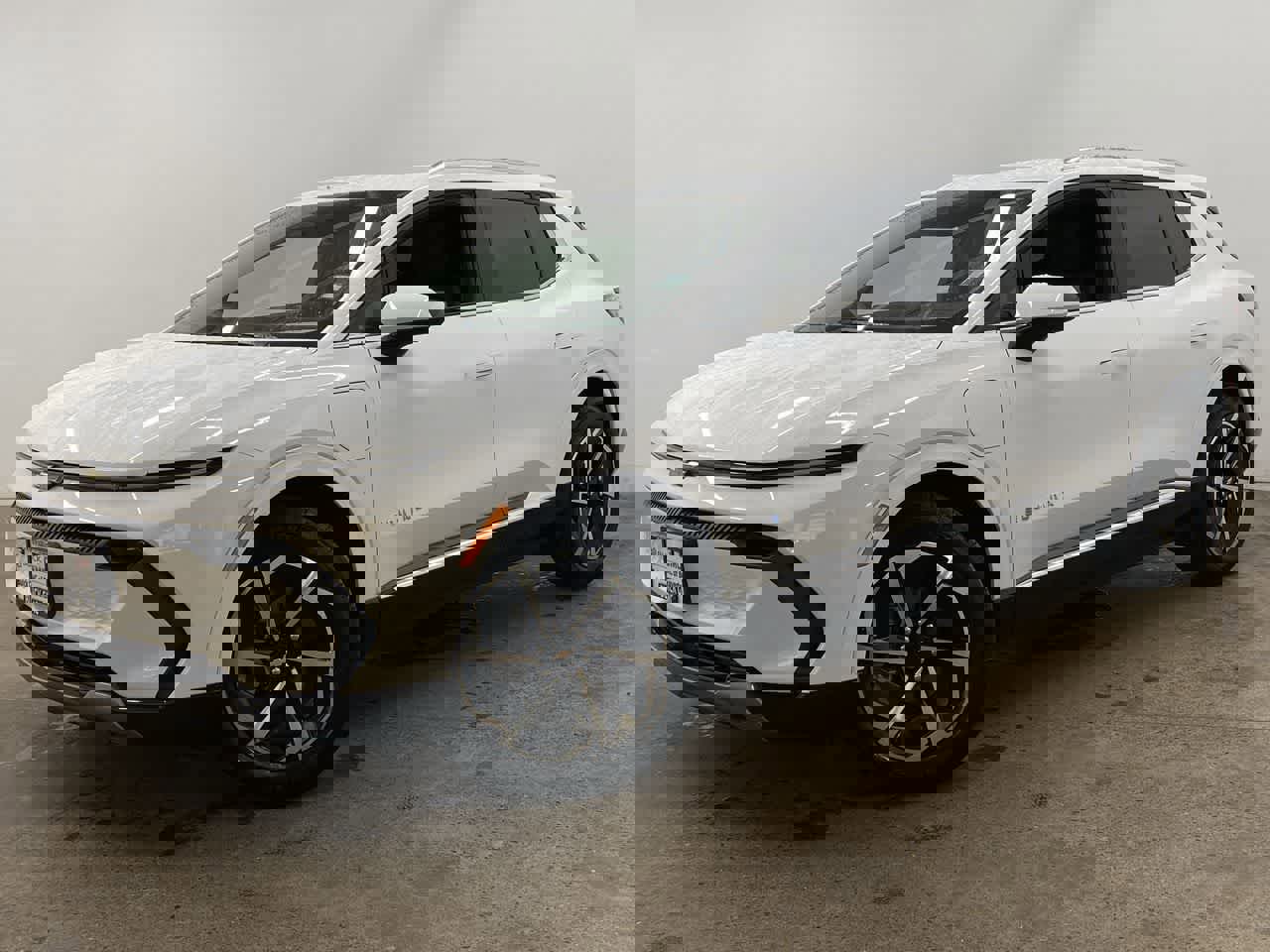 Used 2025 Chevrolet Equinox EV LT w/ Convenience Package image 1