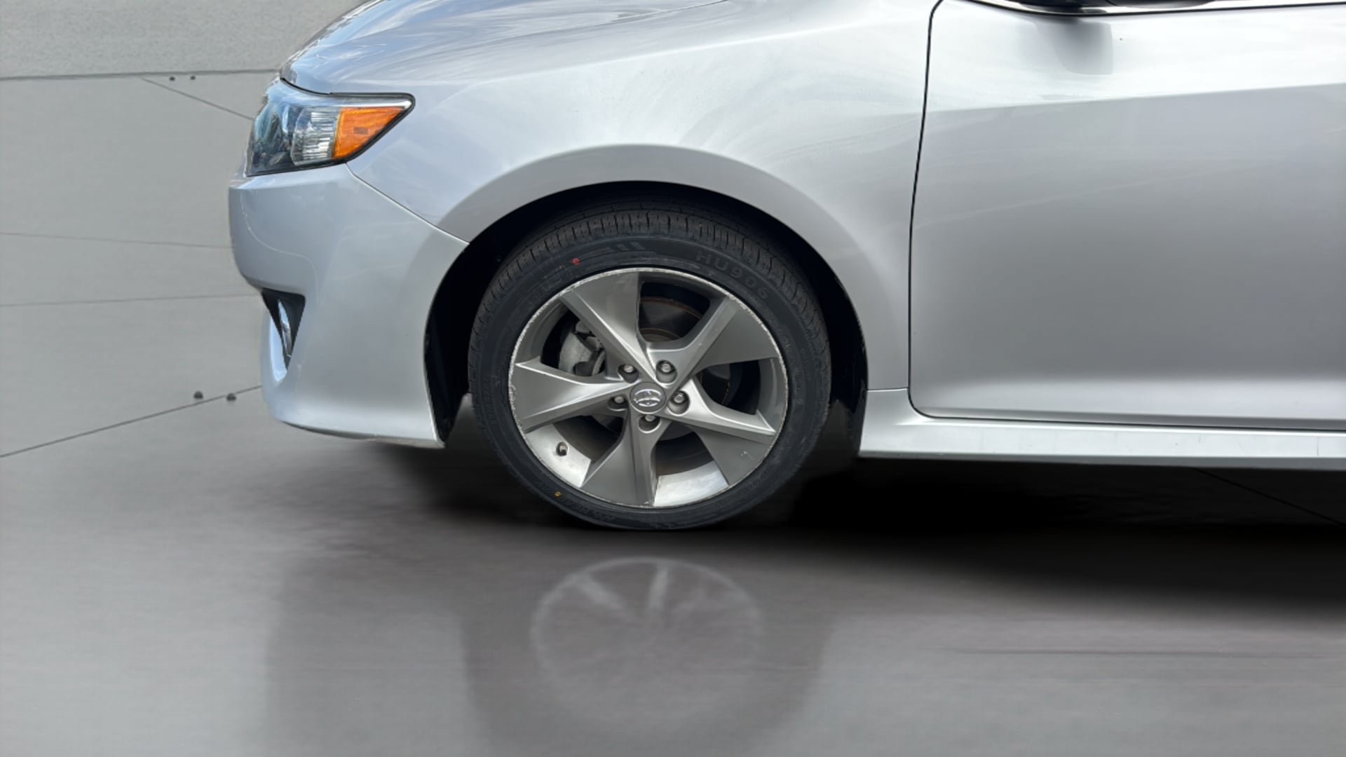 Used 2014 Toyota Camry SE FWD image 36