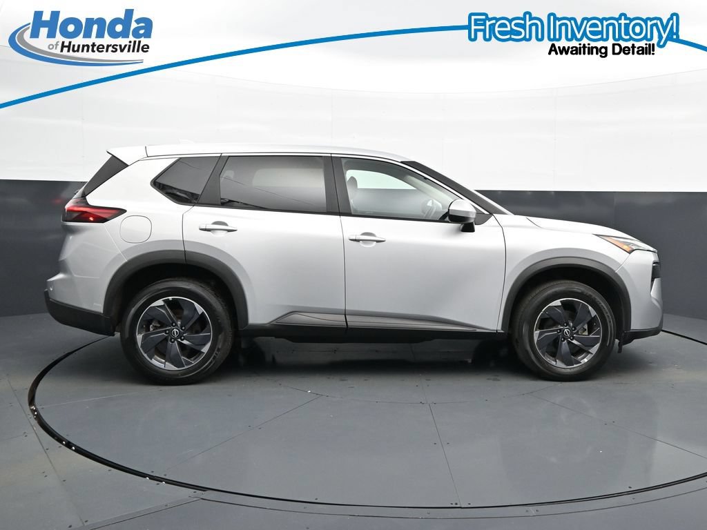 Used 2025 Nissan Rogue SV FWD image 11