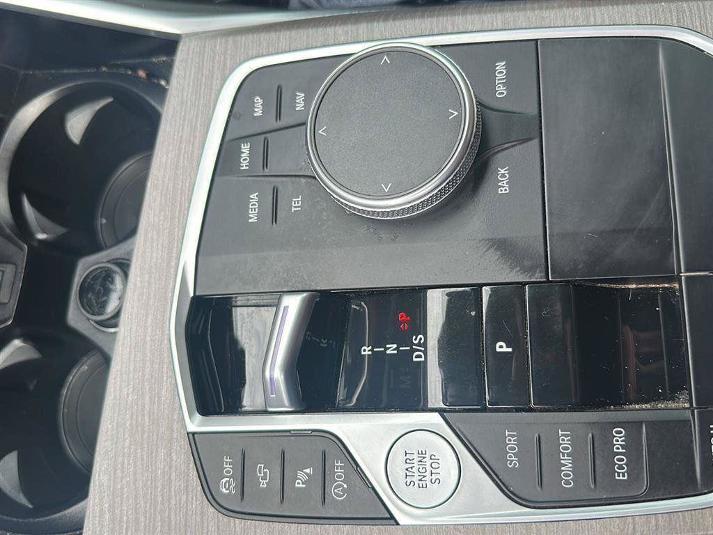 Used 2025 BMW 330i Sedan w/ Premium Package RWD image 19