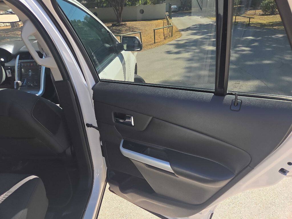 Used 2013 Ford Edge SEL FWD image 15