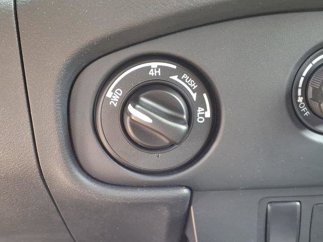 Used 2022 Nissan Frontier S w/ Technology Package image 11