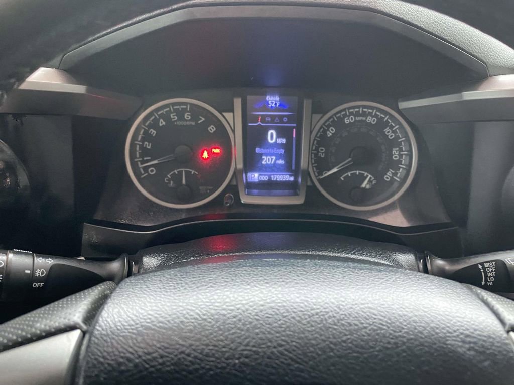 Used 2020 Toyota Tacoma SR5 image 33