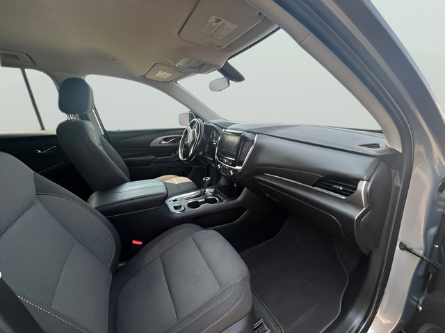 Used 2019 Chevrolet Traverse LT w/ LPO, 'HIT The Road' Package AWD/4WD image 12