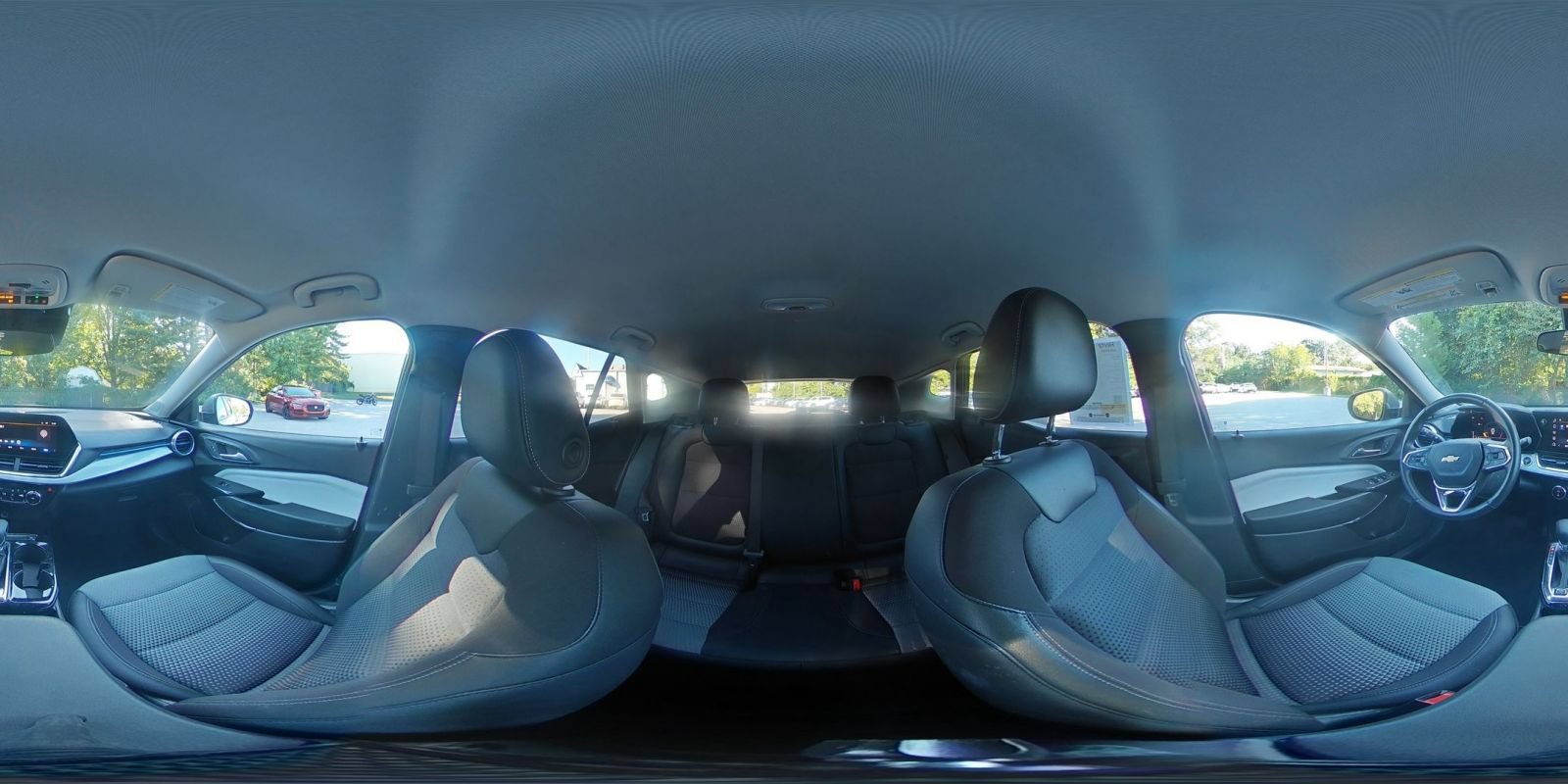 Used 2025 Chevrolet Trax LT w/ LT Convenience Package FWD image 40