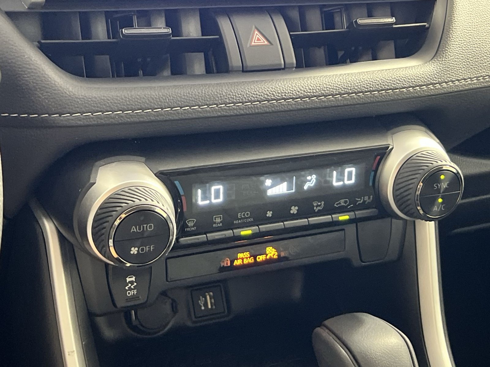 Used 2025 Toyota RAV4 XLE AWD/4WD image 21