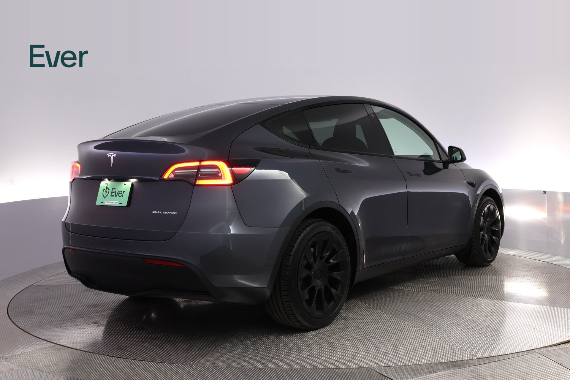 Used 2022 Tesla Model Y Long Range AWD/4WD image 3