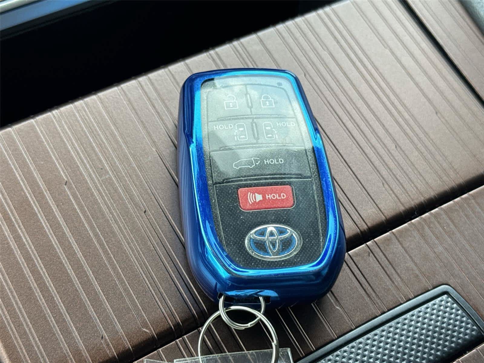Used 2022 Toyota Sienna XLE FWD image 30
