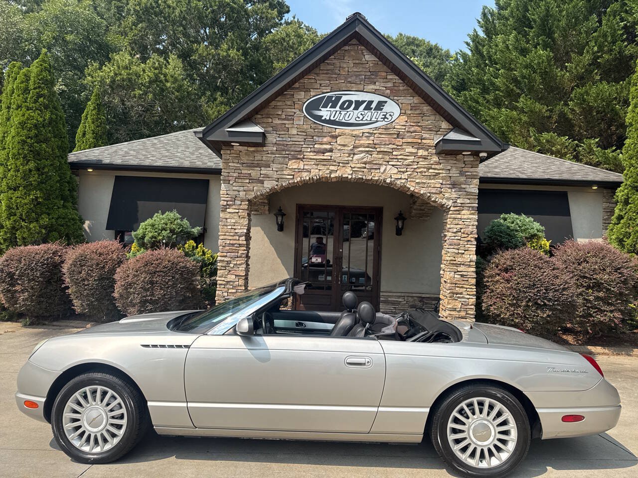 Used 2004 Ford Thunderbird RWD image 14
