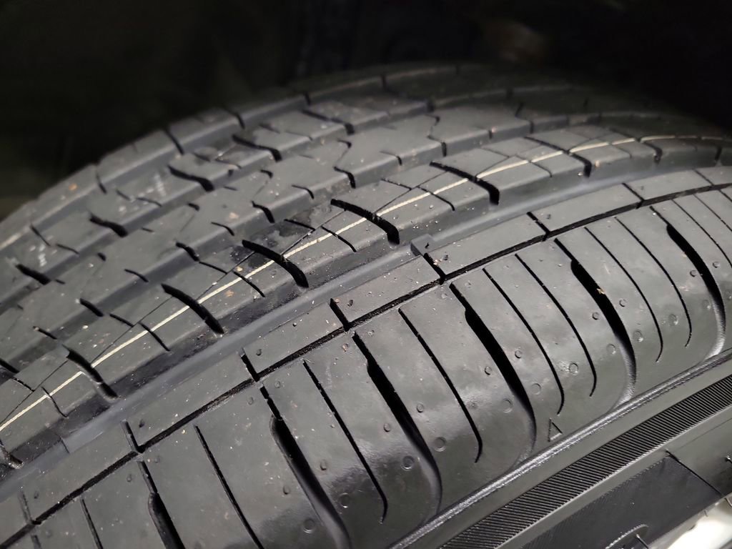 Used 2023 Toyota Highlander LE image 11