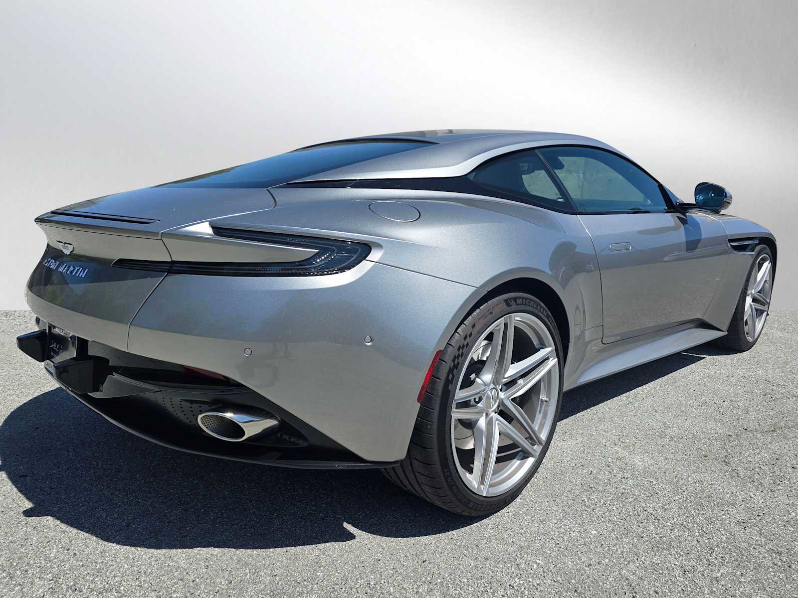 Used 2024 Aston Martin DB12 Coupe image 3