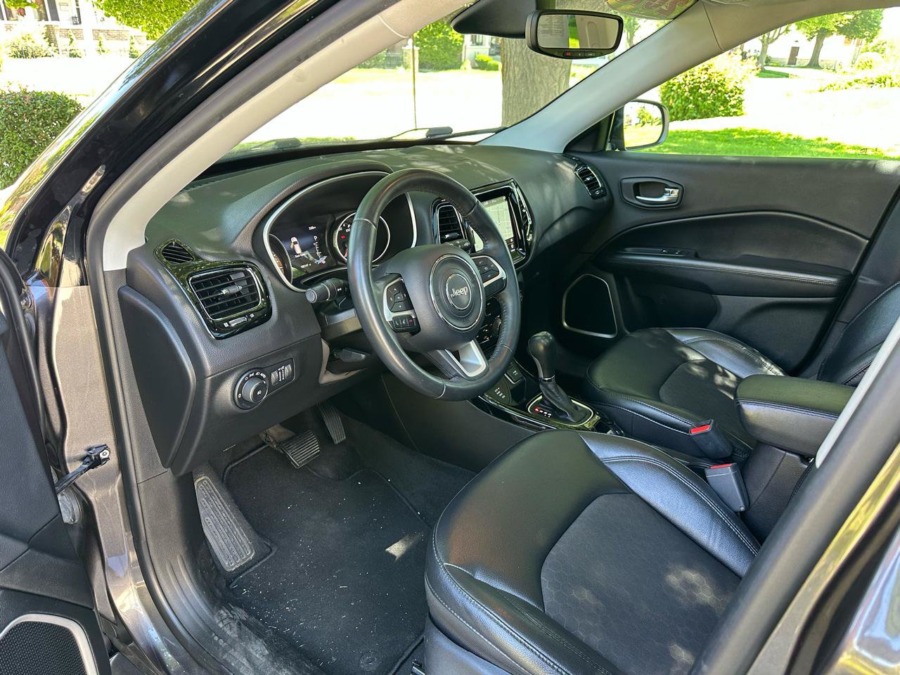 Used 2018 Jeep Compass Latitude w/ Popular Equipment Group AWD/4WD image 25