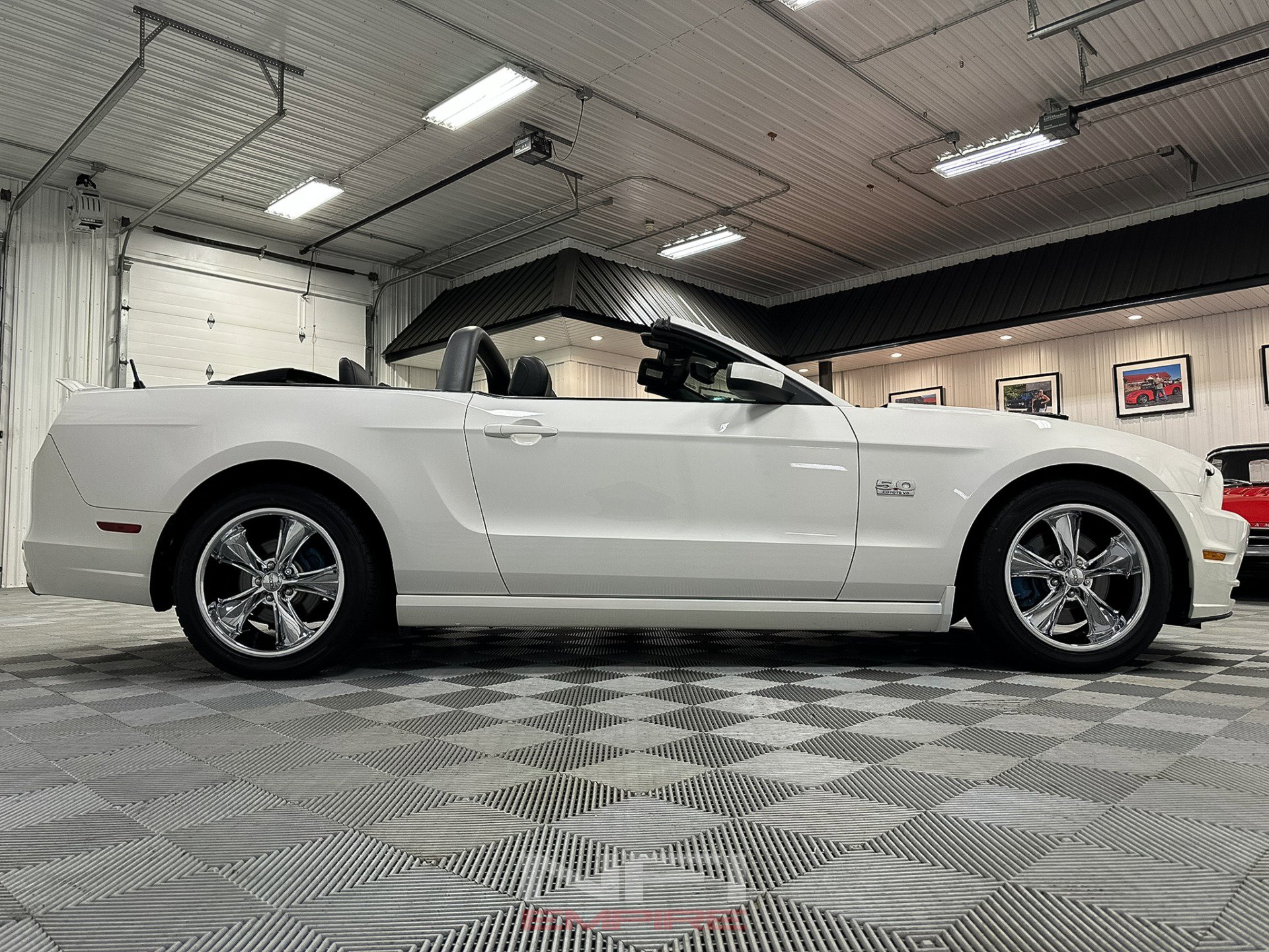 Used 2013 Ford Mustang GT Premium w/ Security Pkg image 22