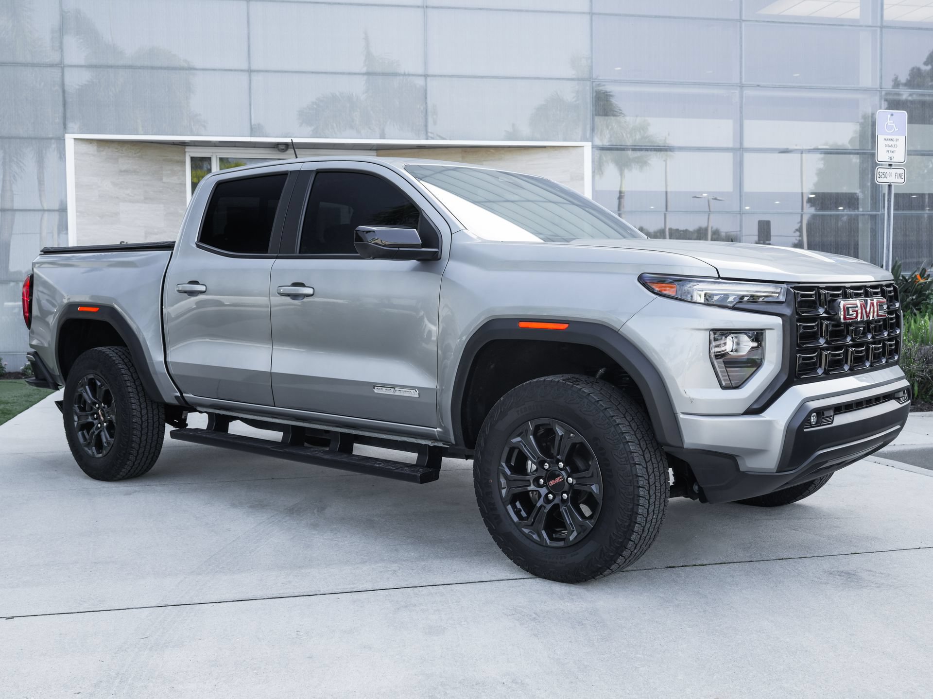 Used 2025 GMC Canyon Elevation w/ Convenience Package RWD image 4