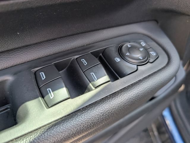 Used 2022 GMC Terrain SLE w/ Driver Convenience Package FWD image 16