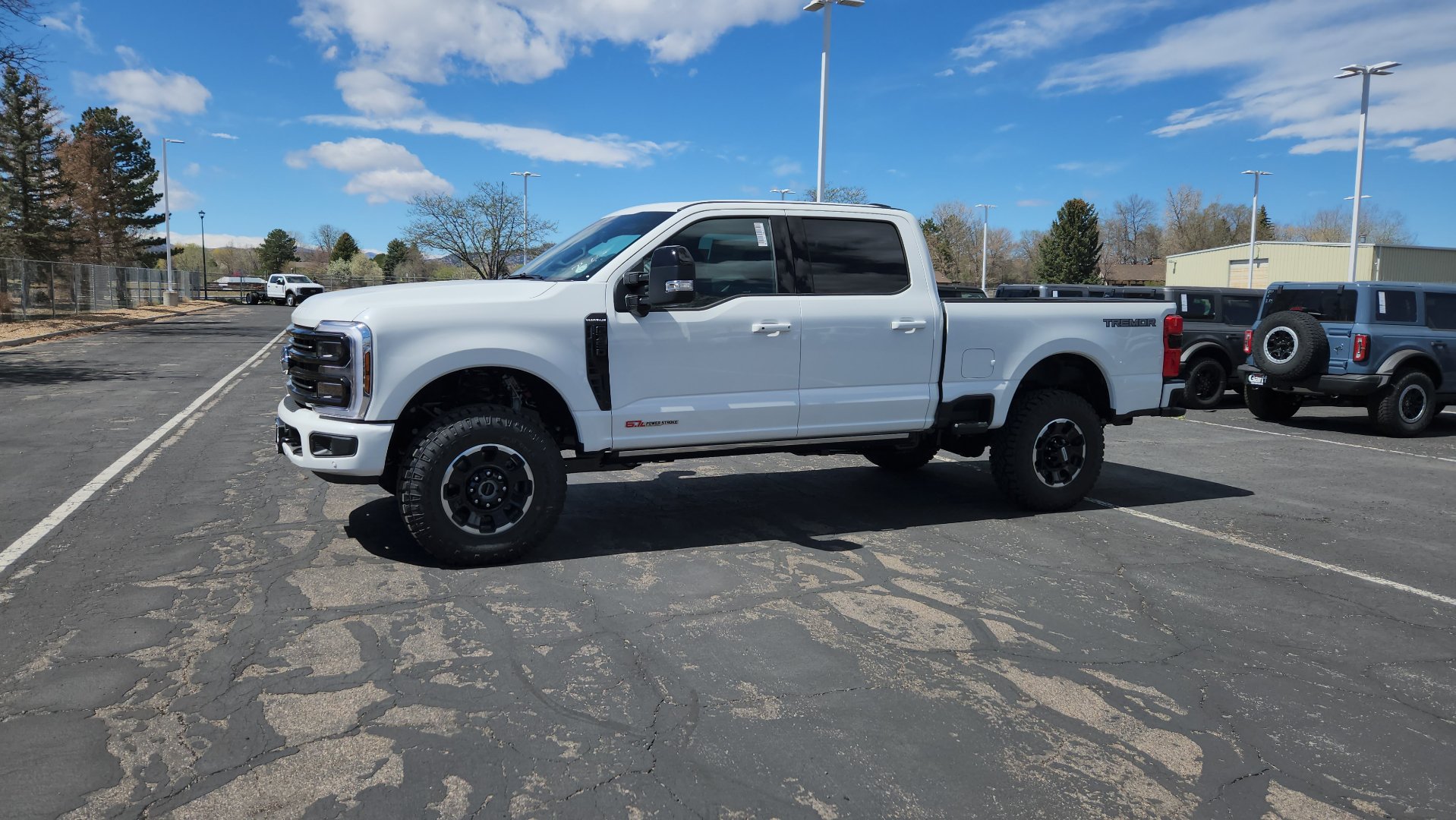 New 2026 Ford F350 Platinum w/ Tremor Off-Road Package AWD/4WD image 4