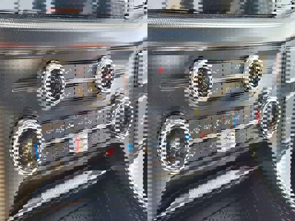 New 2025 Ford F150 Platinum w/ Equipment Group 702A High image 46